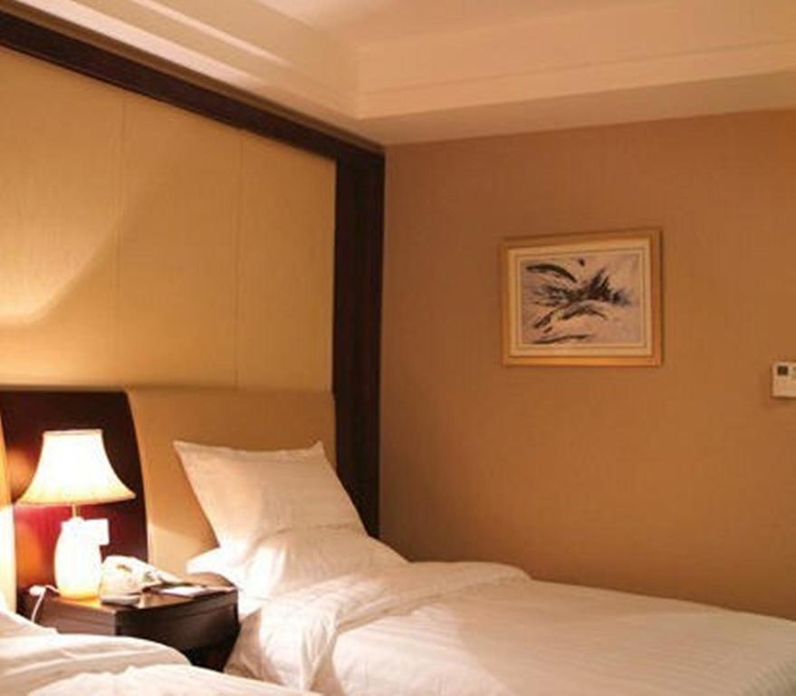Peach Blossom Castle Hotel Шанхай Екстериор снимка