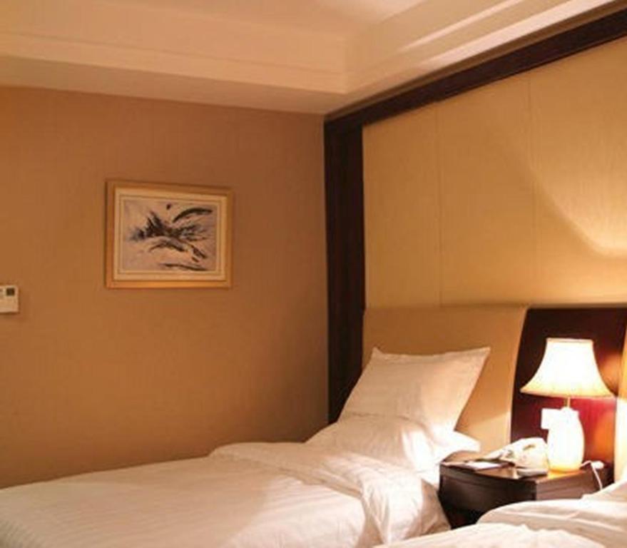 Peach Blossom Castle Hotel Шанхай Екстериор снимка