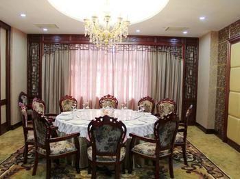 Peach Blossom Castle Hotel Шанхай Екстериор снимка