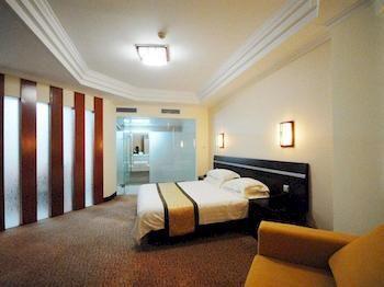 Peach Blossom Castle Hotel Шанхай Екстериор снимка